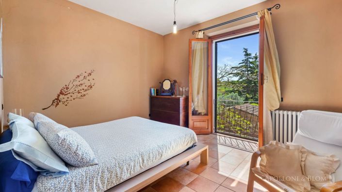 Image No.20-4 Bed Apartment for sale