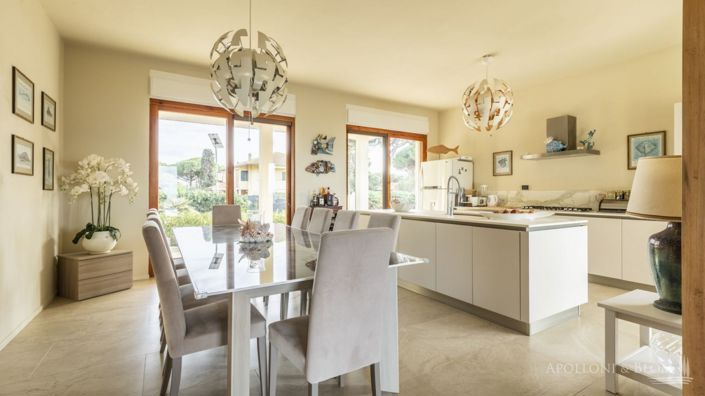 Image No.13-6 Bed Villa for sale