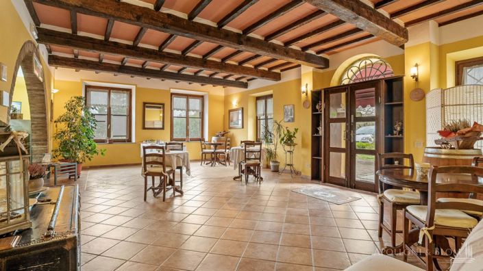 Image No.10-5 Bed Apartment for sale