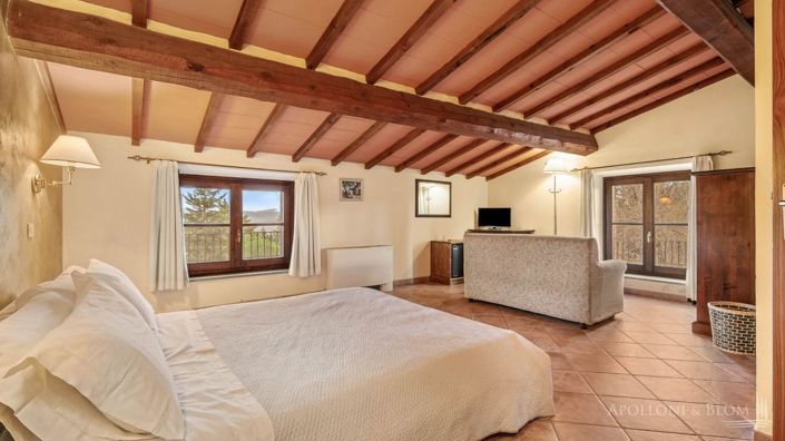 Image No.21-5 Bed Apartment for sale