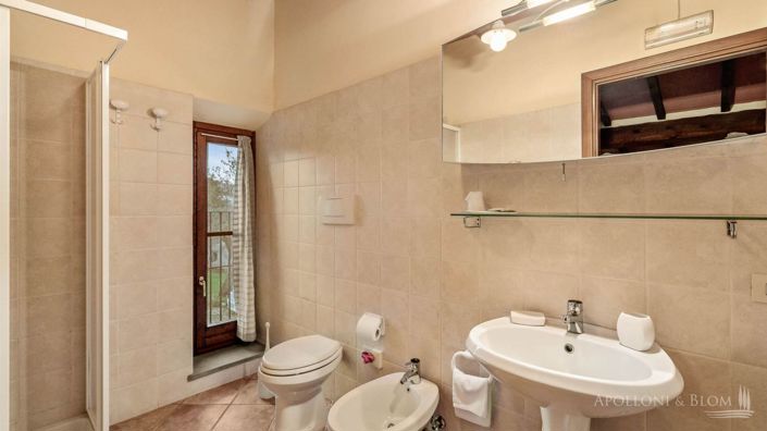 Image No.24-5 Bed Apartment for sale