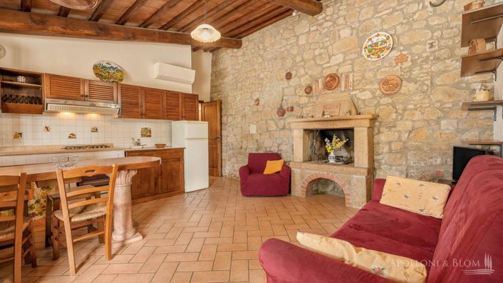 Image No.20-11 Bed Apartment for sale