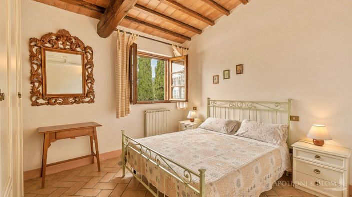 Image No.21-11 Bed Apartment for sale