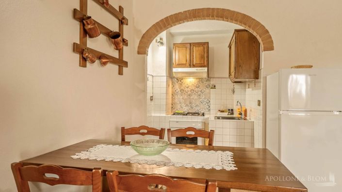 Image No.24-11 Bed Apartment for sale