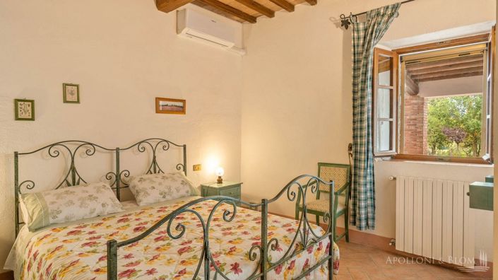 Image No.25-11 Bed Apartment for sale