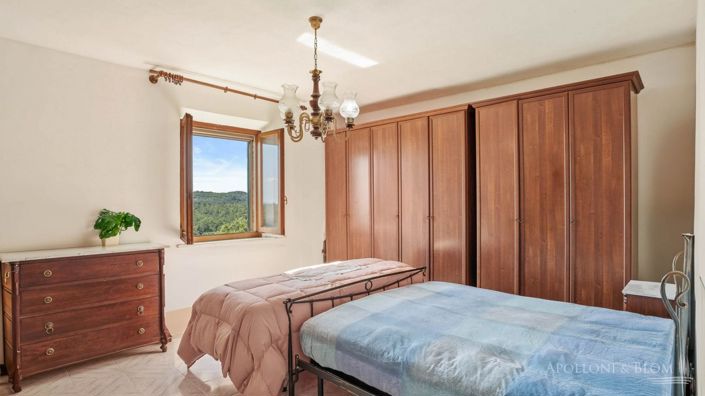 Image No.17-6 Bed Apartment for sale