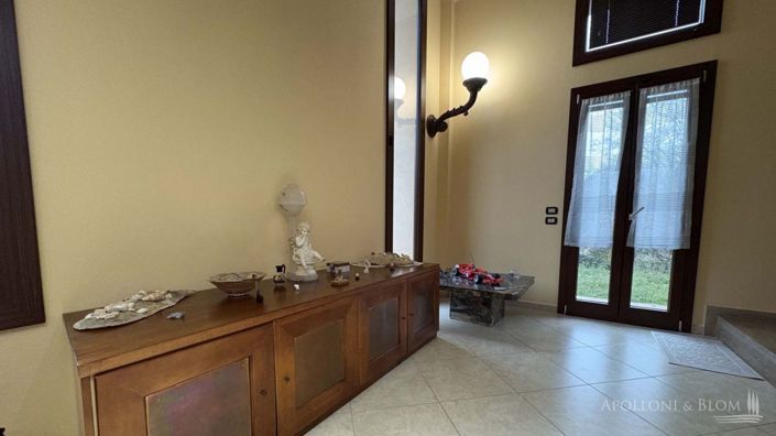 Image No.21-2 Bed Apartment for sale