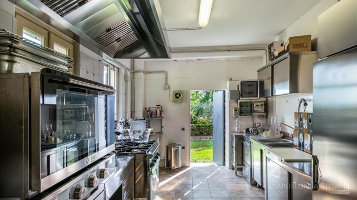 Image No.26-10 Bed Vineyard for sale