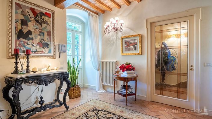 Image No.10-5 Bed Apartment for sale