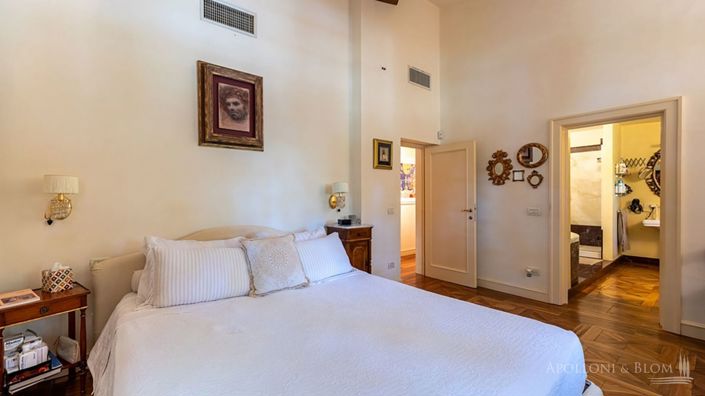 Image No.13-5 Bed Apartment for sale