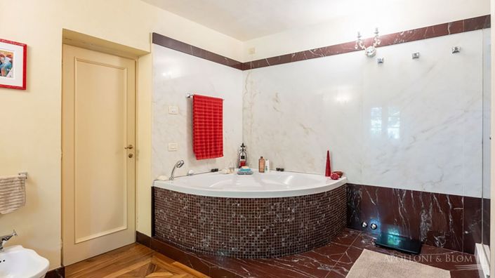 Image No.16-5 Bed Apartment for sale