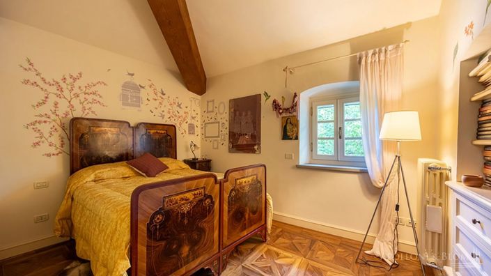 Image No.24-5 Bed Apartment for sale