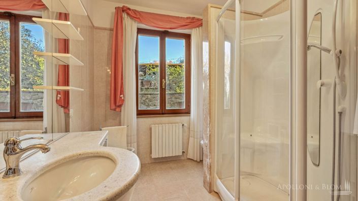 Image No.12-7 Bed Apartment for sale