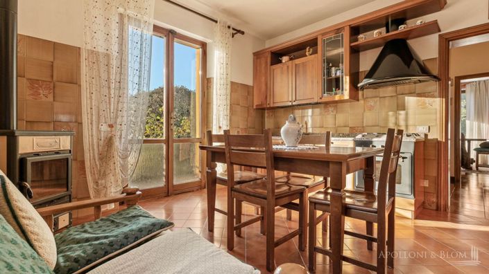 Image No.17-7 Bed Apartment for sale