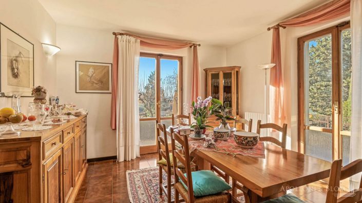 Image No.9-7 Bed Apartment for sale