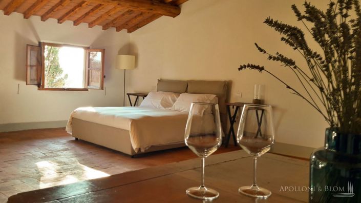 Image No.12-6 Bed Apartment for sale