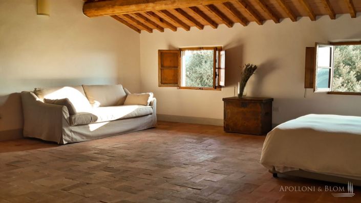 Image No.15-6 Bed Apartment for sale