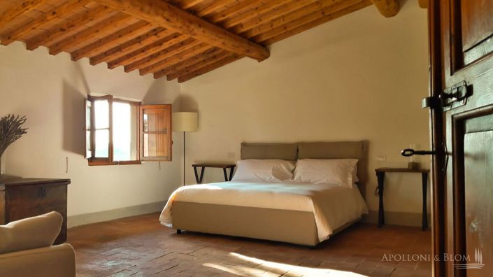 Image No.18-6 Bed Apartment for sale