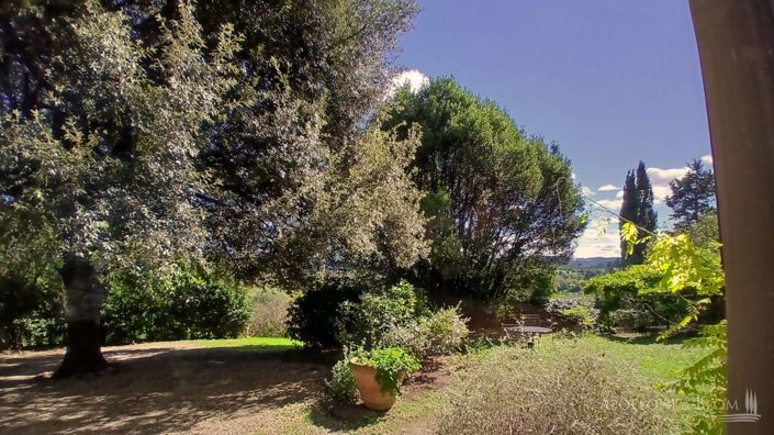 Image No.26-6 Bed Apartment for sale