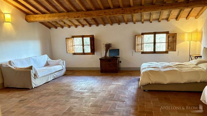 Image No.5-6 Bed Apartment for sale