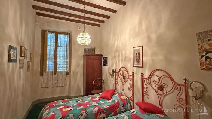 Image No.16-10 Bed Apartment for sale