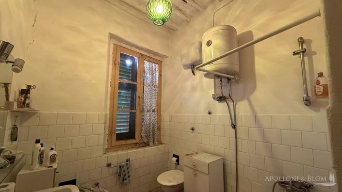 Image No.20-10 Bed Apartment for sale