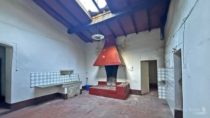 Image No.23-10 Bed Apartment for sale