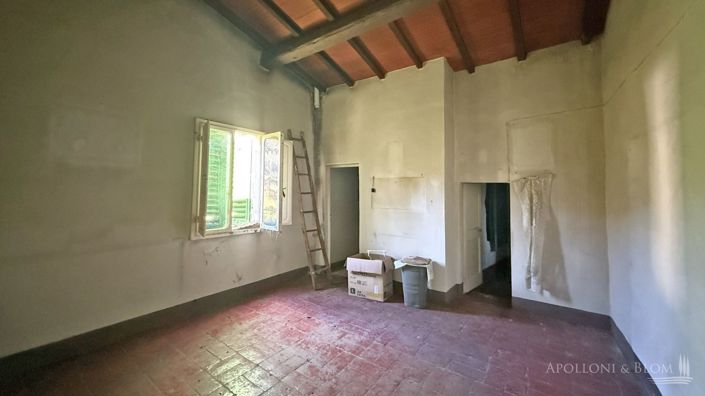 Image No.24-10 Bed Apartment for sale