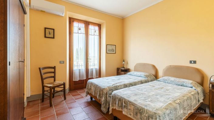 Image No.23-10 Bed Vineyard for sale