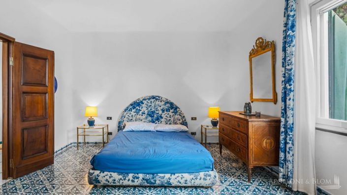 Image No.21-8 Bed Villa for sale