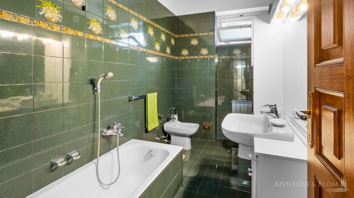 Image No.22-8 Bed Villa for sale