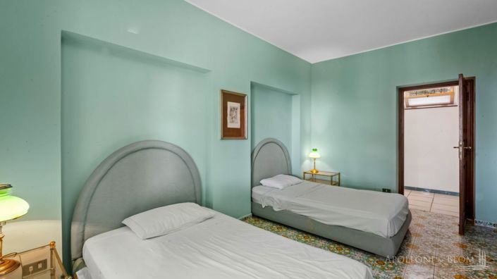 Image No.26-8 Bed Villa for sale