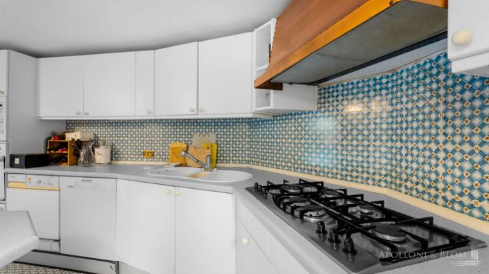 Image No.9-8 Bed Villa for sale