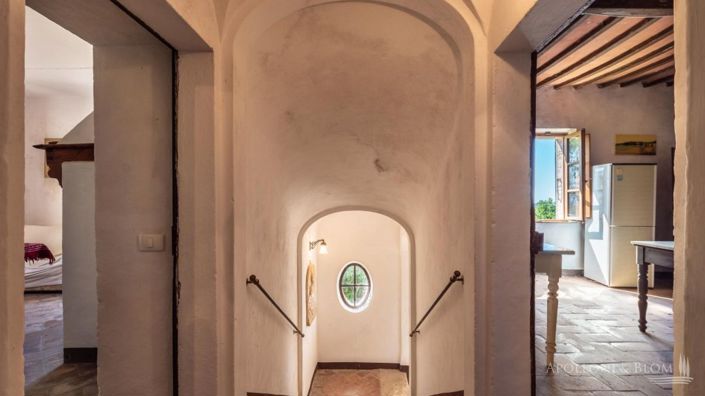 Image No.12-4 Bed Apartment for sale