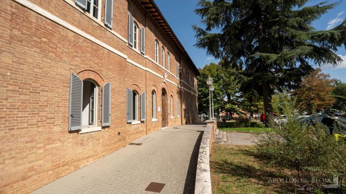 Image No.20-2 Bed Apartment for sale