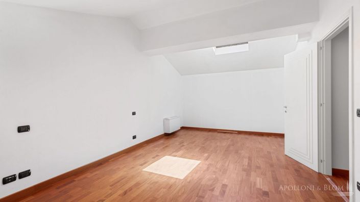 Image No.11-3 Bed Apartment for sale