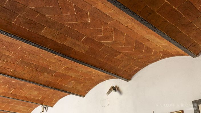 Image No.20-7 Bed Apartment for sale