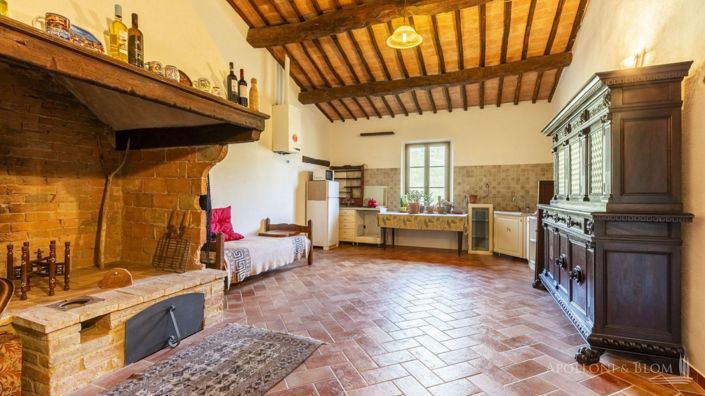 Image No.27-7 Bed Apartment for sale