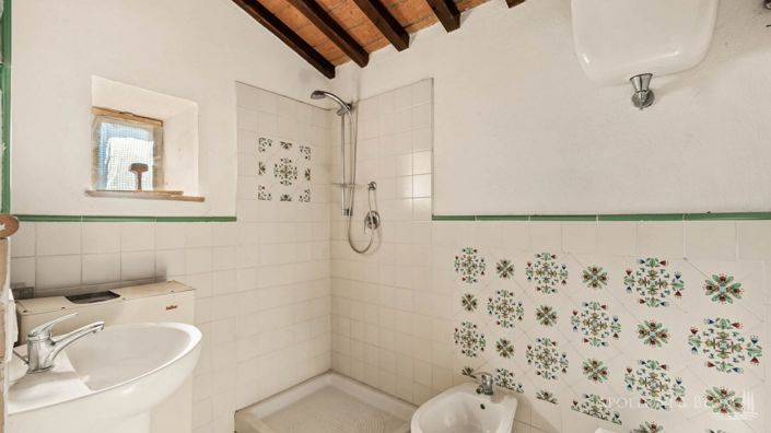 Image No.18-3 Bed Apartment for sale