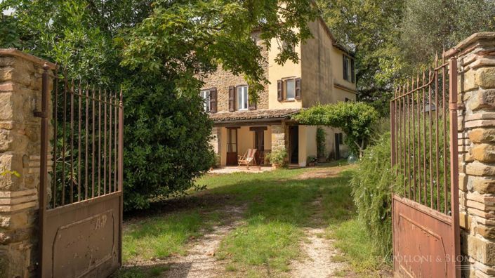 Image No.8-8 Bed Apartment for sale