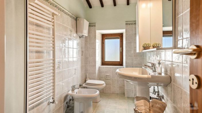 Image No.20-4 Bed Apartment for sale