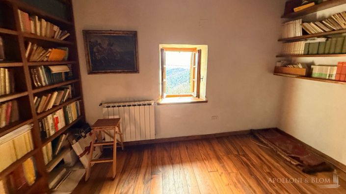 Image No.20-4 Bed Apartment for sale