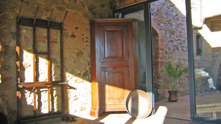 Image No.21-8 Bed Apartment for sale