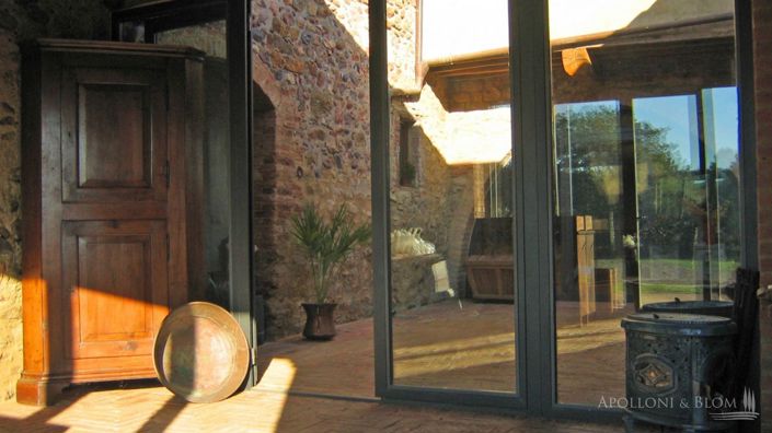 Image No.22-8 Bed Apartment for sale