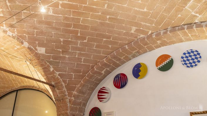 Image No.15-10 Bed Apartment for sale