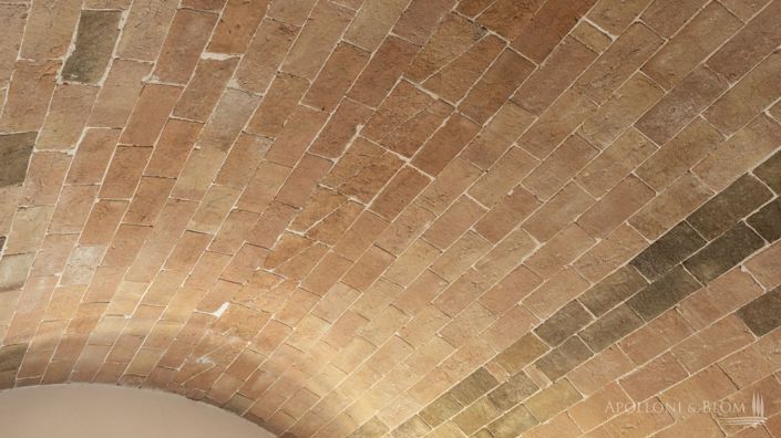 Image No.18-10 Bed Apartment for sale