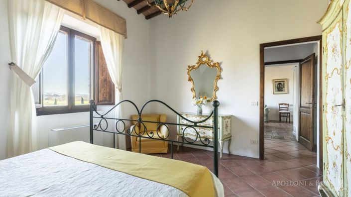 Image No.28-10 Bed Apartment for sale