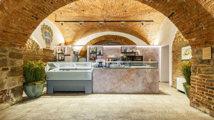 Image No.10-9 Bed Apartment for sale