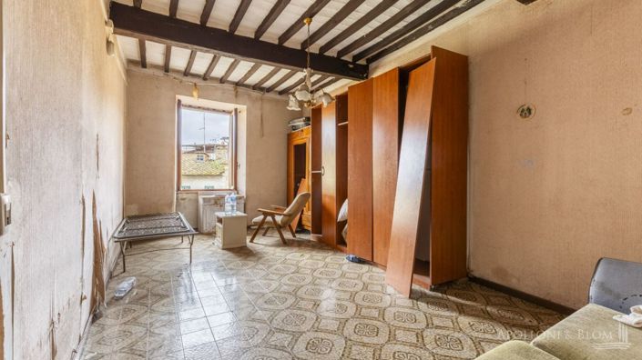 Image No.21-9 Bed Apartment for sale