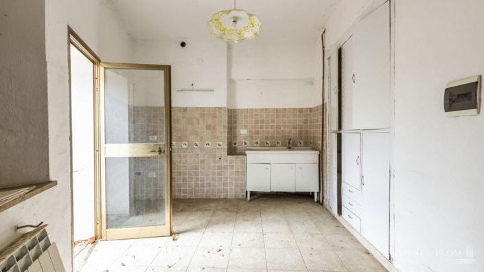 Image No.23-9 Bed Apartment for sale